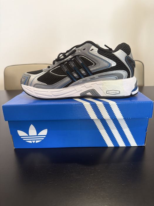 Sapatilha Adidas Response CL
