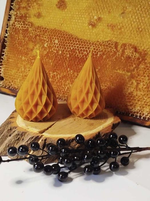 figurka świeca łezka z wosku pszczelego