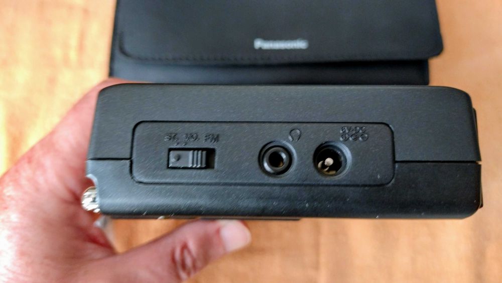 Radio Portatil Panasonic RF-B33 FM/MW/SW