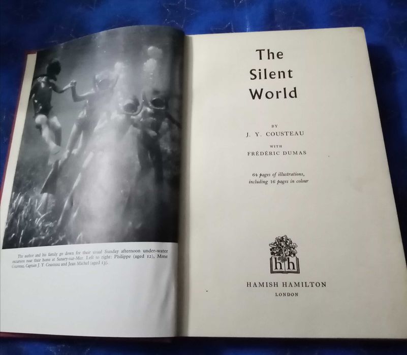 Livro antigo de J. Cousteau