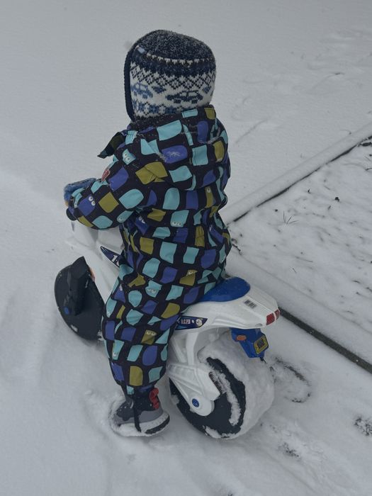 Продаю фірмовий комбінезон Reima