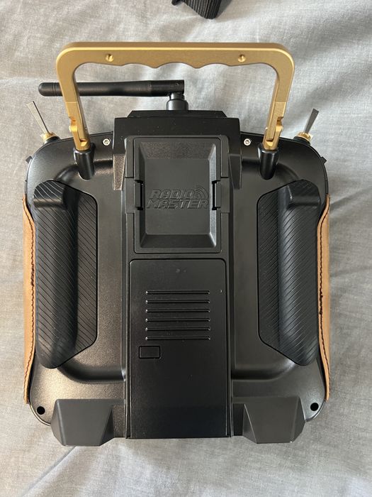 Radiomaster tx16s 4 w 1