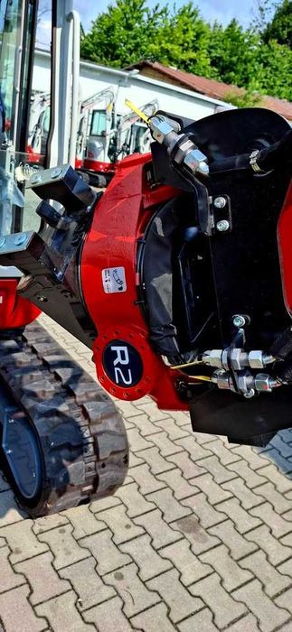 Minikoparka Takeuchi TB250 V5 ROTOTILT - Wyprzedaż rocznika!