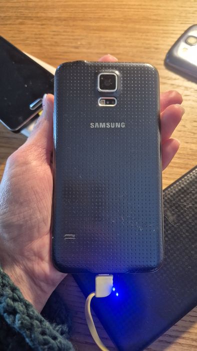 Trzy samsungi A5 S3 S5