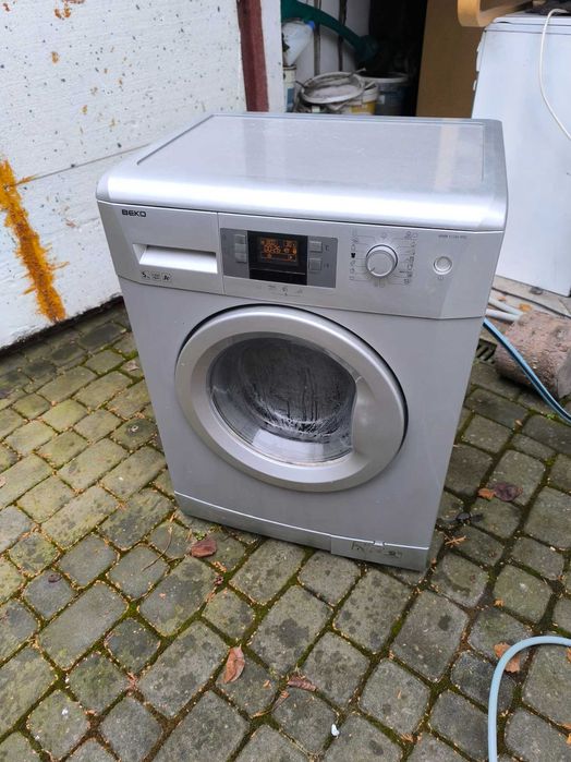 sprzedam pralkę BEKO WMB 51241 PTS stan całkiem fajny 100% sprawna