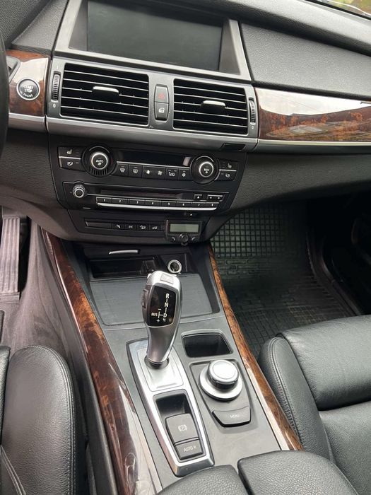 BMW X5 E70 2010.