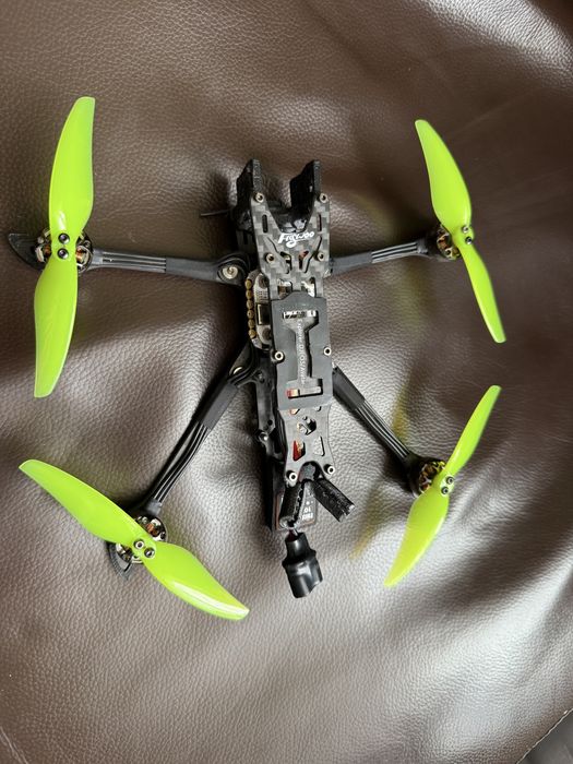 Dron Flywoo Explorer LR 4 HD pod DJI