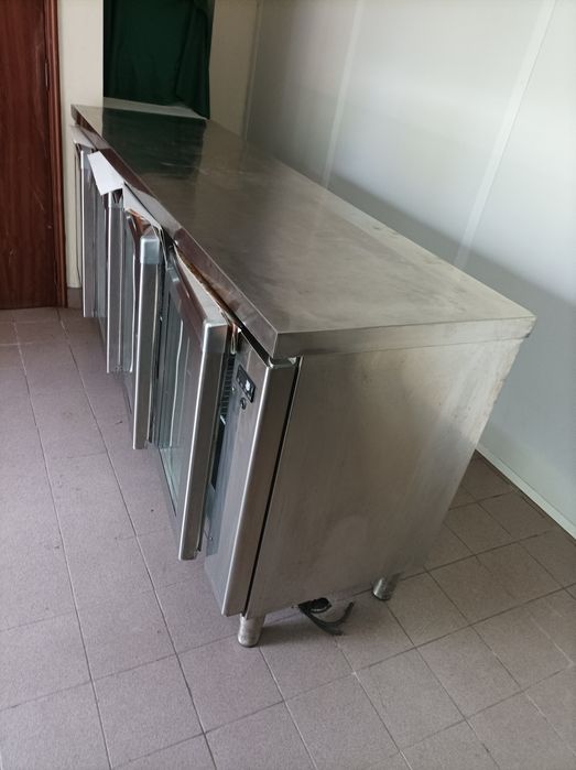 Bancada de  refrigeração traseira de balcão