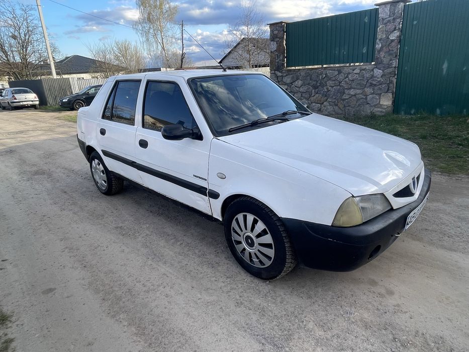Продам дачію 2003року