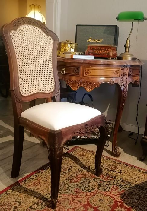 Conjunto de 8 oito antigas Cadeiras, estilo Luís XV.  Veludo Palhinha