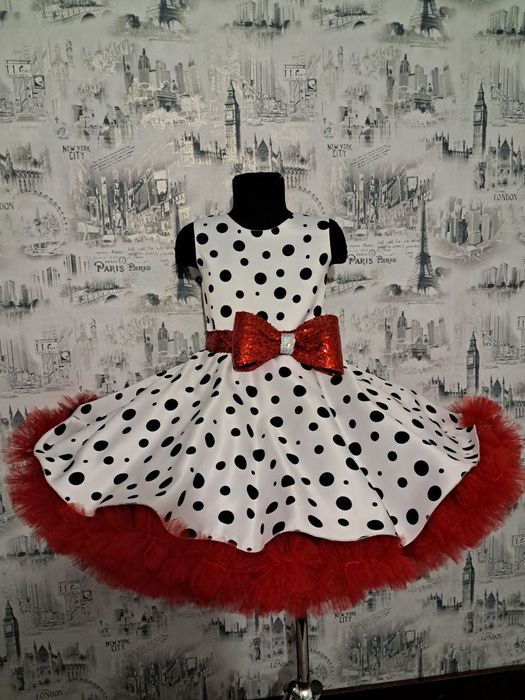 Прокат карнавальних костюмів Чернівці.  Сукні на випускний. Вишиванки