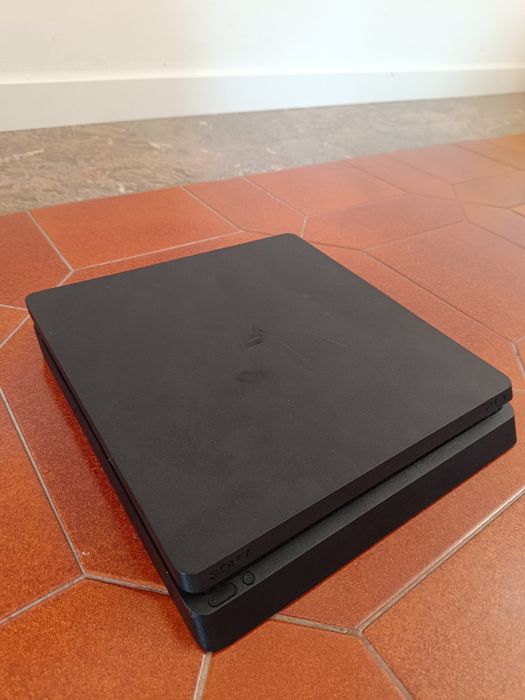 Playstation 4 Slim 500GB + Jogos
