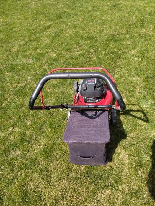 Kosiarka spalinowa z silnikiem Briggs & Stratton