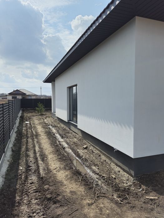 Будинок, дуплекс під чистовий ремонт із всіма комунікаціями