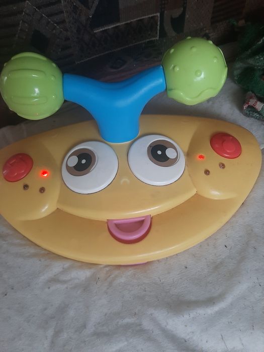 Дитячі іграшки на вибір.