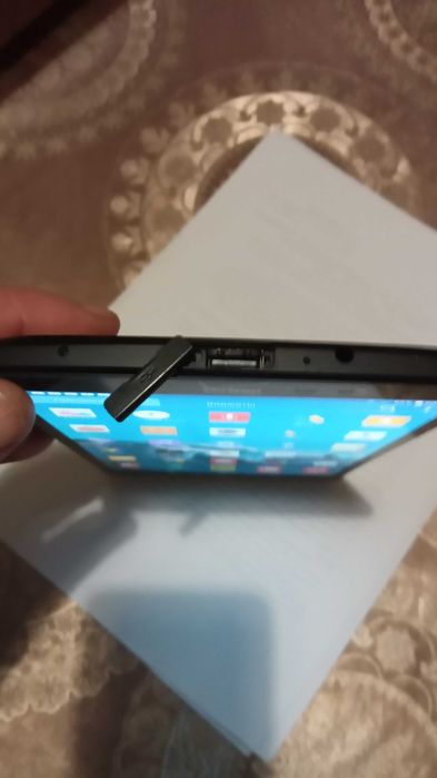 Планшет LG  GPad X8.3   ( VK815 )  в хорошем  состоянии.