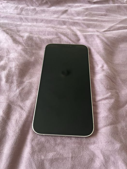 Iphone 12 pro max 512 GB ( Задняя крышка побита )