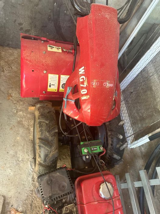 Motocultivador em bom estado