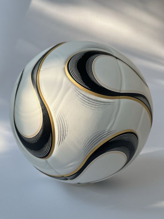 Футбольний мʼяч в кольрах Teamgeist (без написів). Розмір 5. Термошов