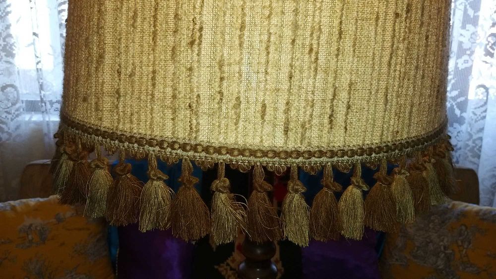 Candeeiro de Pé Alto em Madeira Torneado BB