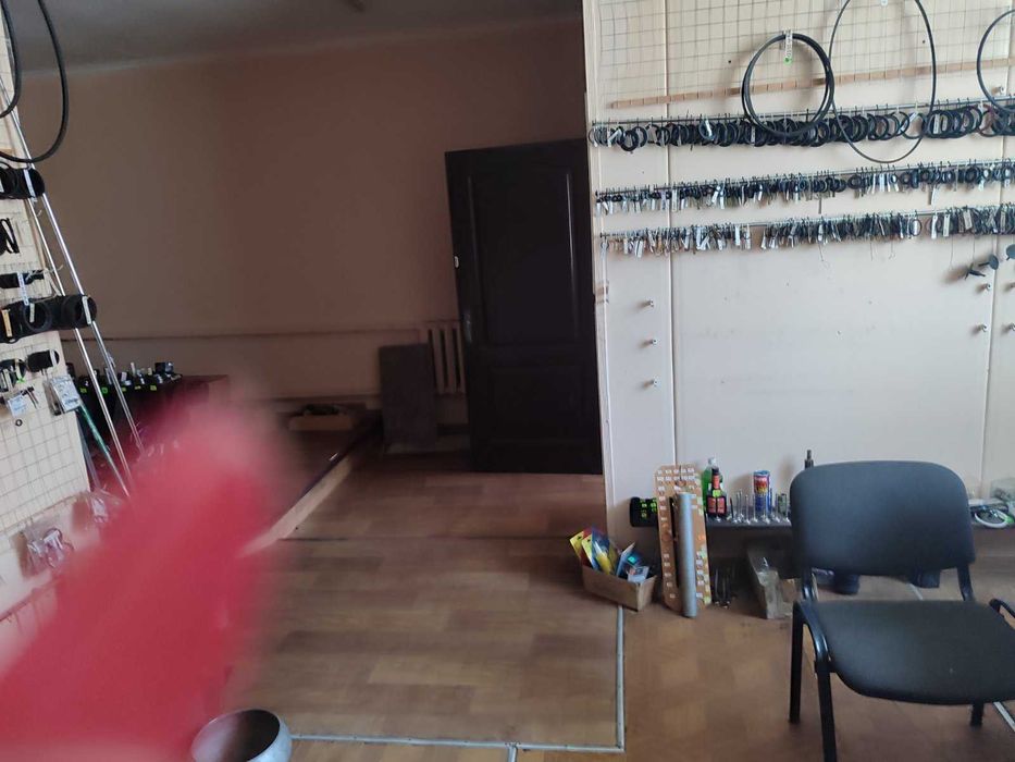 Продам  виробничо складськi примiщення Пр-т Миру 243. м.Чернiгiв