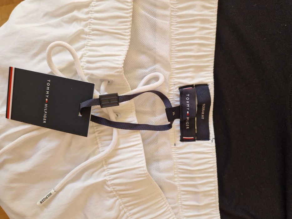 Nowe białe spodenki szorty kąpielowe męskie Tommy Hilfiger rozmiar XL