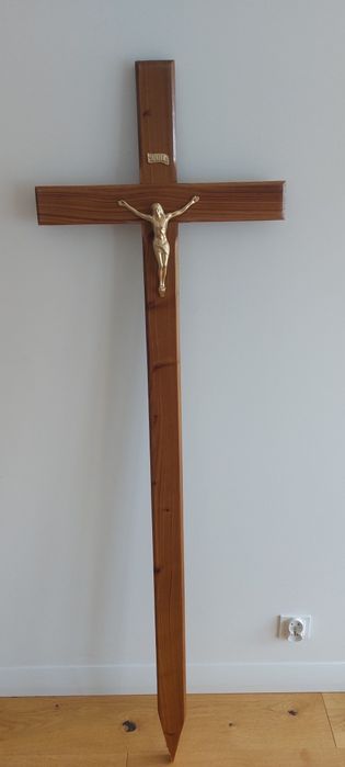 Nagrobki drewniane tymczasowe, rama grobowa,obudowa, krzyże cmentarne.