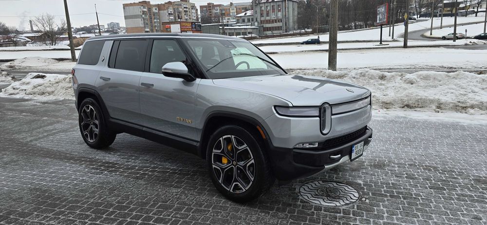 Продам Rivian R1S