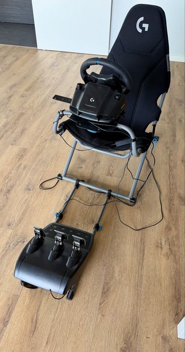 Cadeira gamer  Logitech como nova