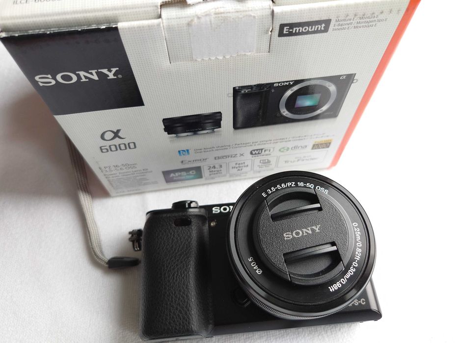 SONY A6000 (ILCE6000) w bardzo dobrym stanie, pełna dokumentacja