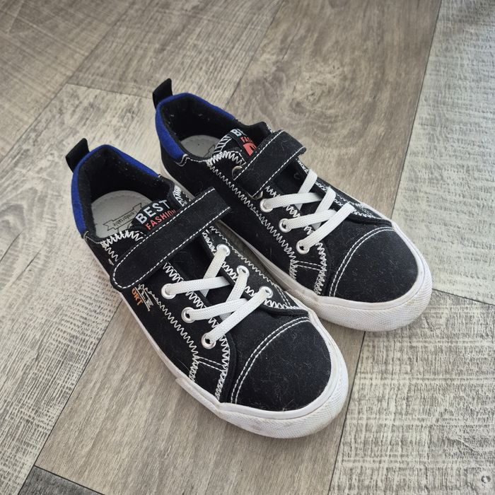 Кеди, кросівки, тапочки