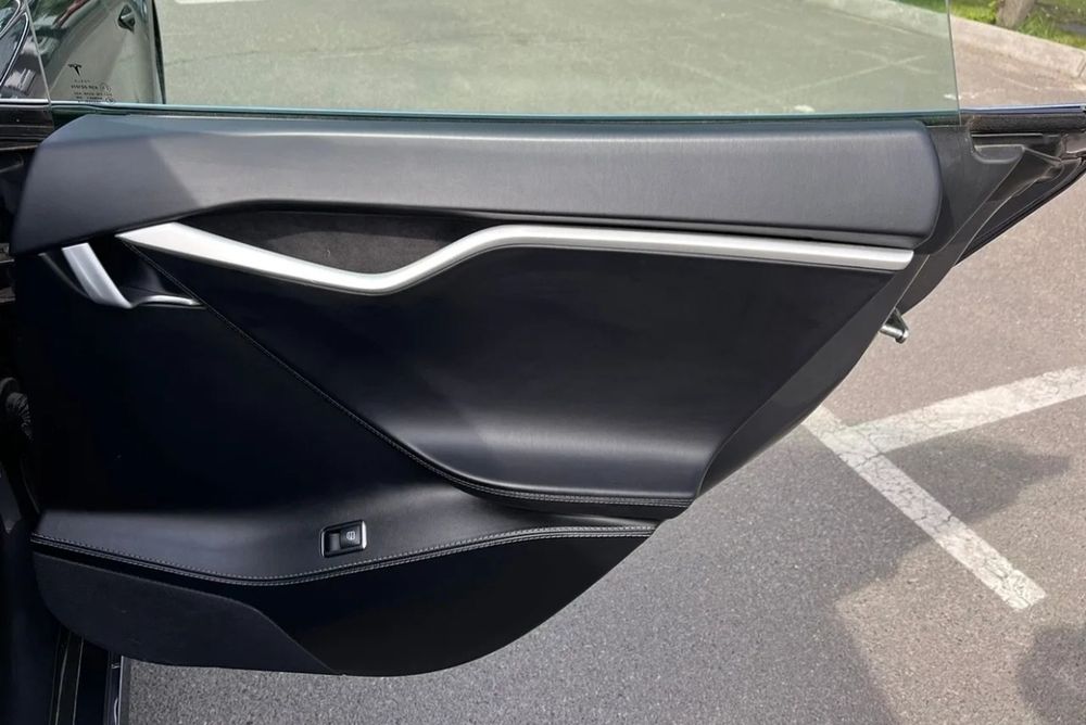 Tesla Model S 2018 VIN 5YJSA1E24JF249605 фото оголошення 14 з 22