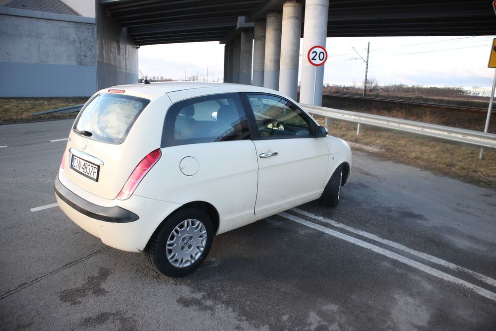 Lancia Zarejestrowana Do Jazdy