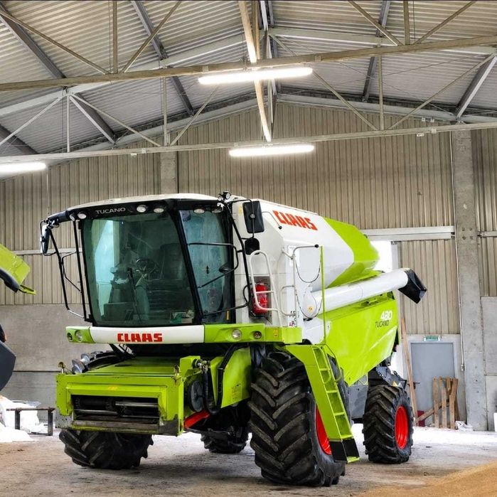 CLAAS tucano 440