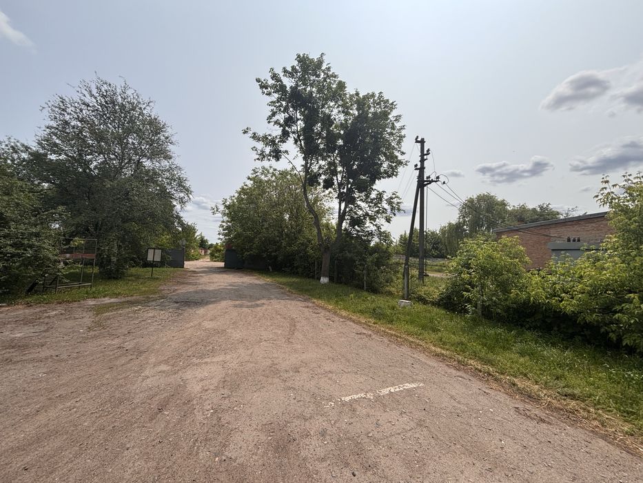 Продам окрему виробничу базу м. Зіньків  760м2 млин/елеватор