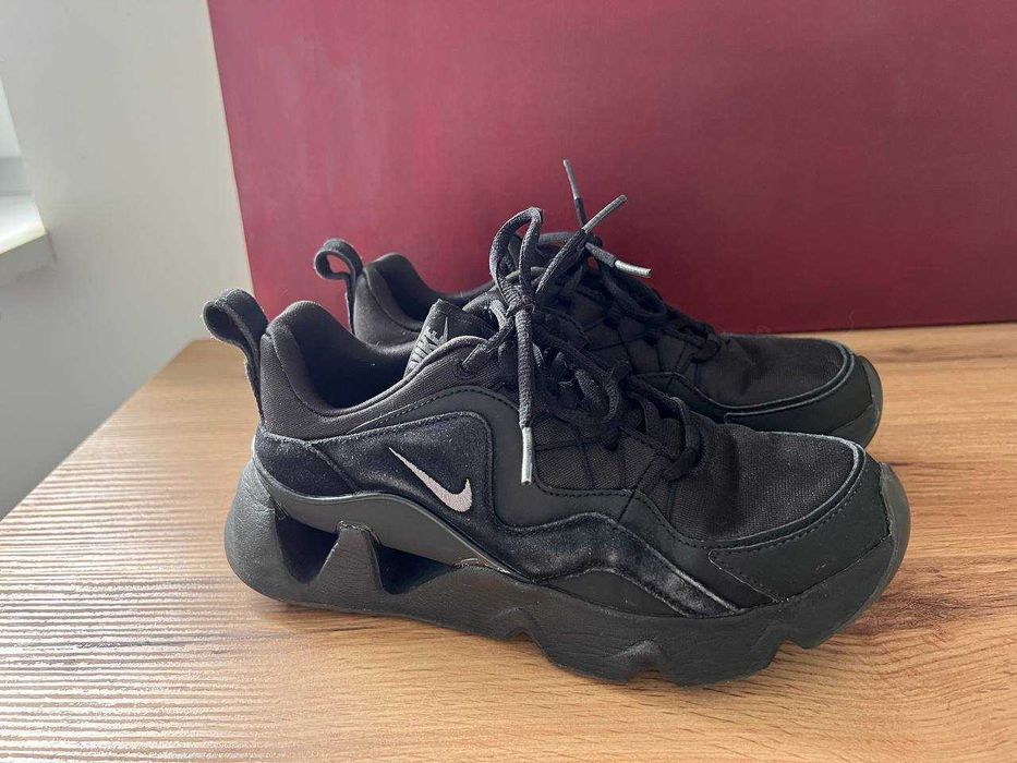 Кросівки nike оригінал! 37 розмір! Терміново