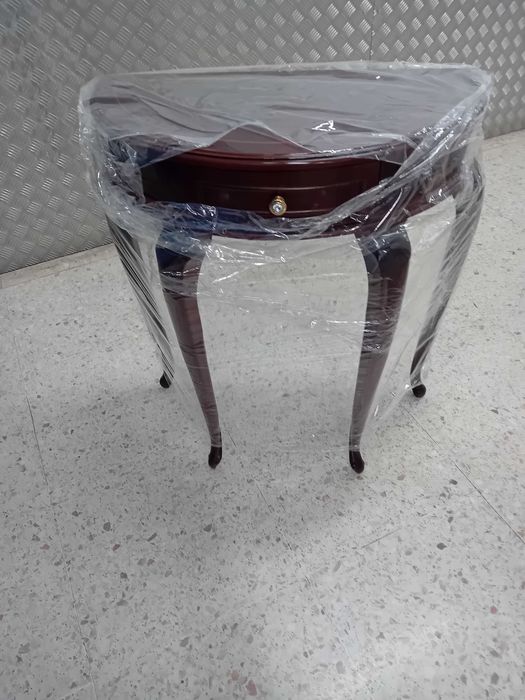 Mesa de Apoio completamente nova