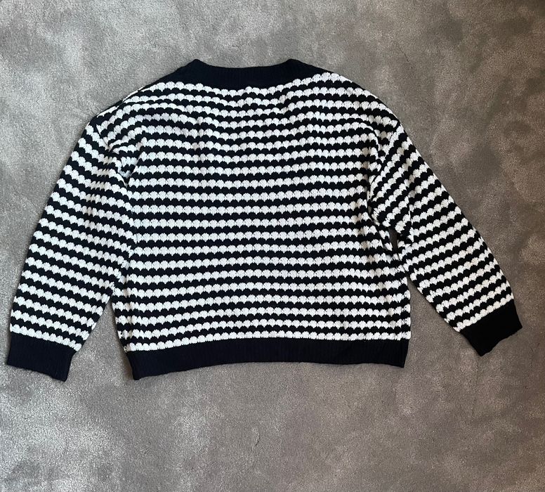 Sweter w paski..