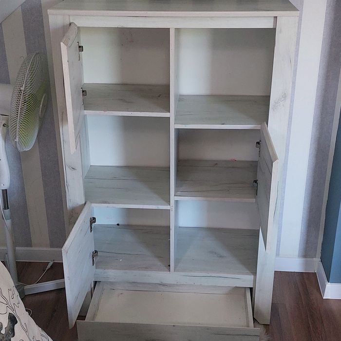 Komoda wys.130cm/gł.40/szer.84