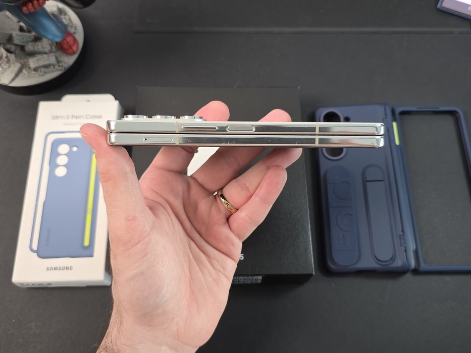 Galaxy Z Fold5 512 GB/12 GB Creme + Caixa e acessórios