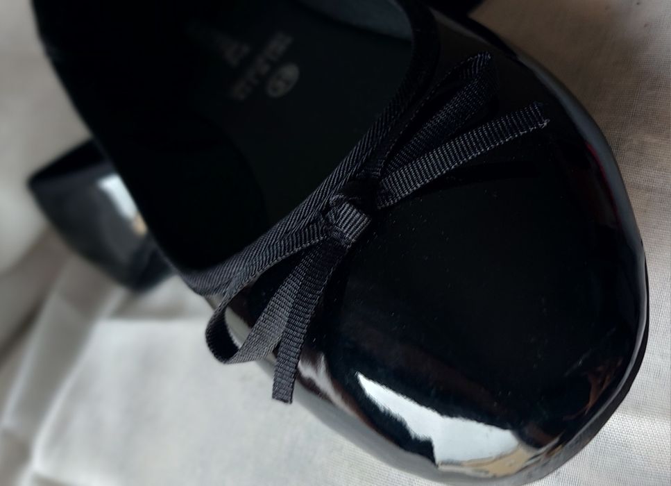 Sabrinas várias cores. Tamanho 39. Pretas nunca foram usadas