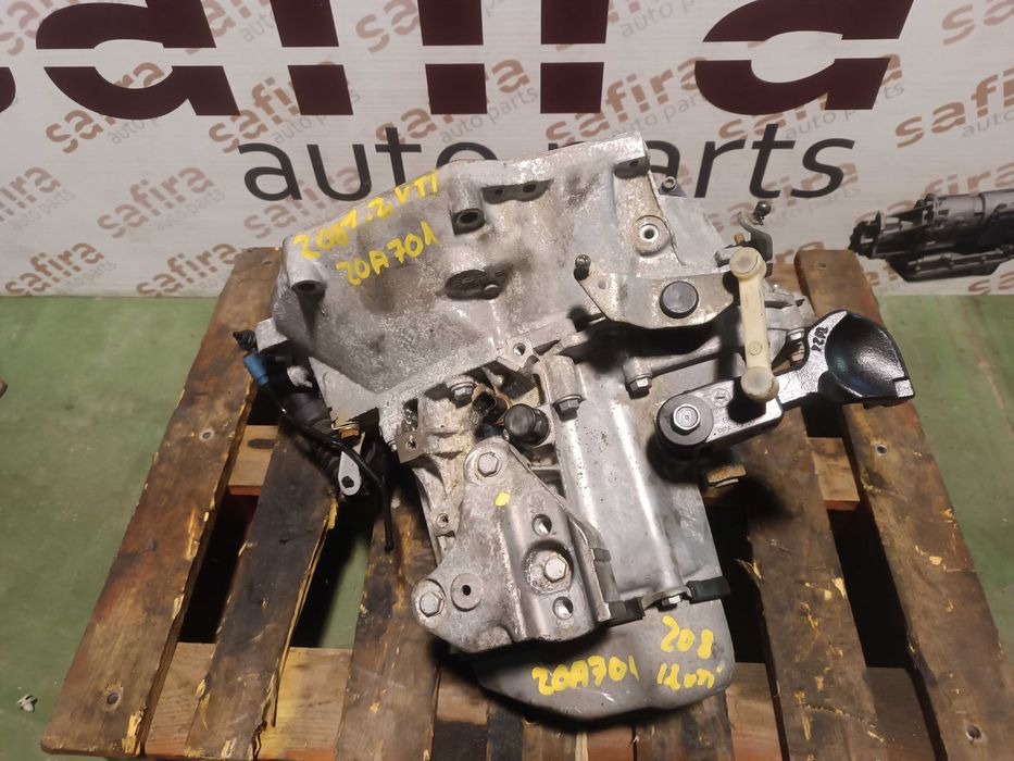 Caixa de Velocidades Peugeot 208 / Citroen C3 II / DS3 1.2VTI 20A701