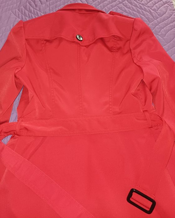Parka/Gabardina em vermelho como nova