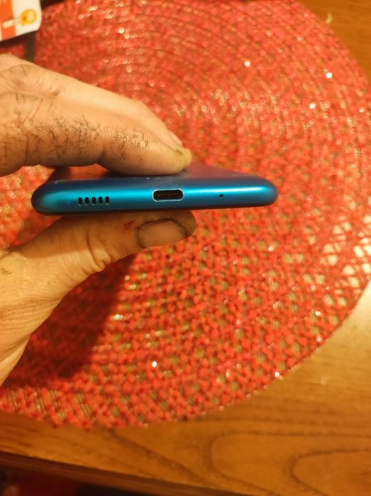 Продам телефон Samsung m11