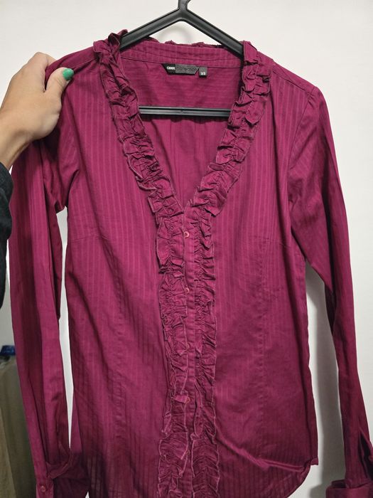 Camisa rosa com folhos