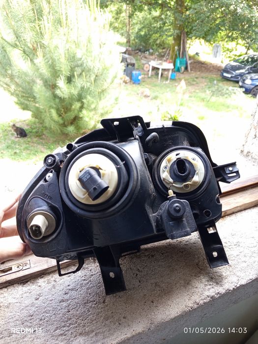 Farol esquerdo Renault Clio 1.2