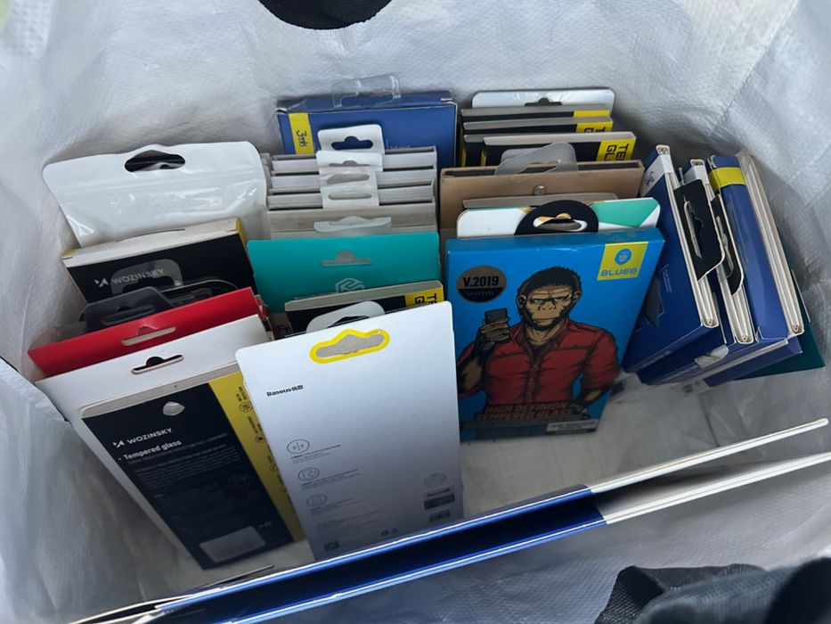Lote + de 300 Acessórios/Peças Telemóveis Tablets Spigen 3MK Dux Ducis