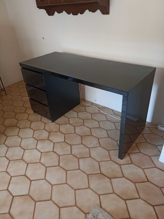 Mesa Secretária Preta com Gavetas 140x60x74