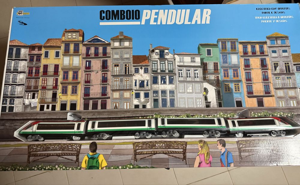 Comboio eletrico novo na caixa