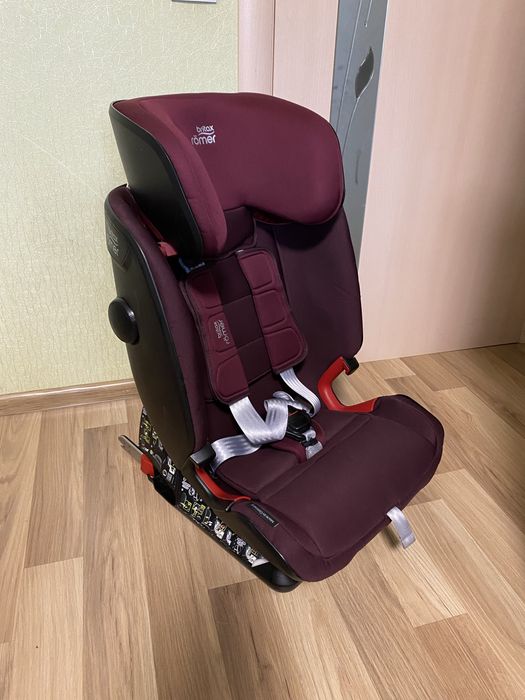 Автокресло Britax-Romer Advansafix IV R 9-36 кг с 9 мес.до 12 лет